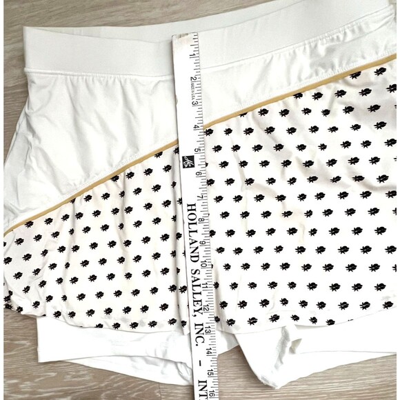 FILA Wild Card Tennis/ Pickleball Skort Likely Size L White Ladybug – Approx 13" - Picture 6 of 7